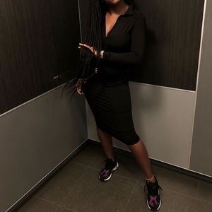 Fitted black zip thumb dress